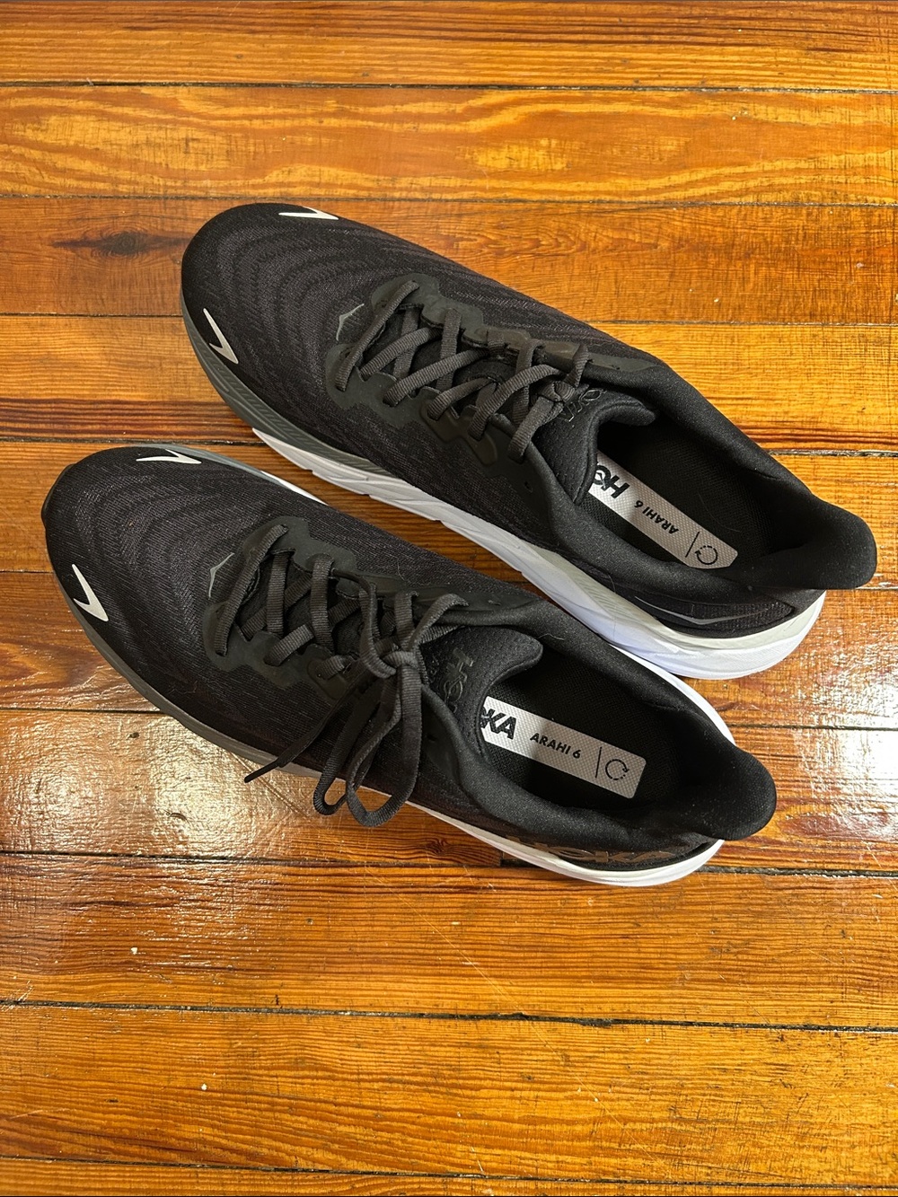 Hoka Black and White Men's Arahi 5 Running Shoes